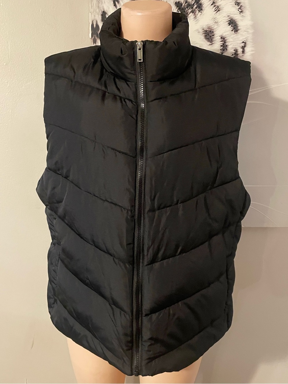 New York & Co Puffer Black Vest Full Zip To Coat Woman’s XL high collar chevron